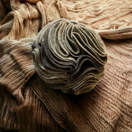 Texturierter grauer Stoffball aus der Schnüffelspiele- & Suchspiele Sammlung