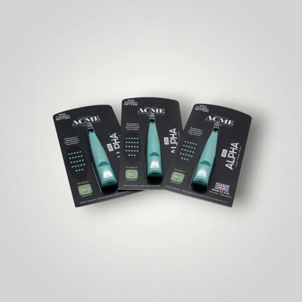 Drei ACME ALPHA Rasierer auf der ACME ALPHA Hundepfeife 211,5 Produktseite