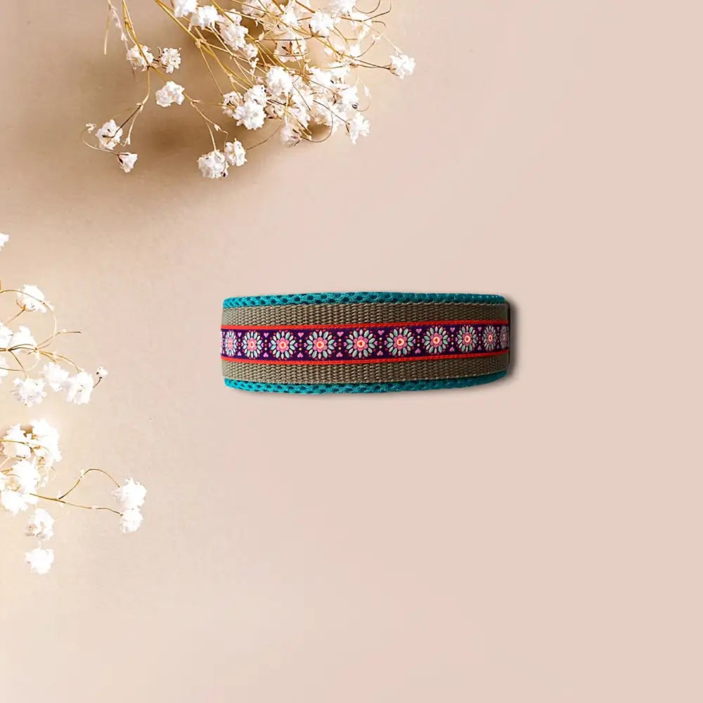 Embroidered floral patterned Hundehalsband mit Webband für einen einzigartigen Look
