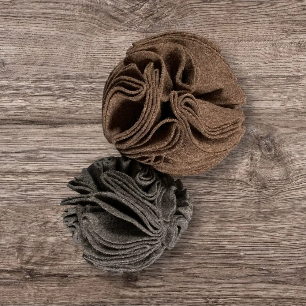 Bunte feltbrochen für artgerechten schnüffelspass mit Schnueffelball Watson