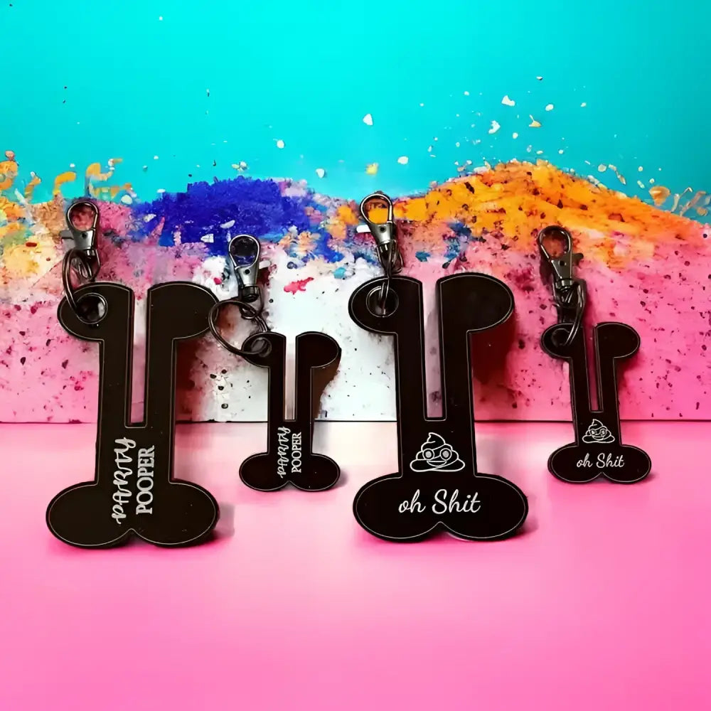 Schwarze witzige Kotbeutelanhänger für sichere Befestigung bei stinkigen Situationen unterwegs