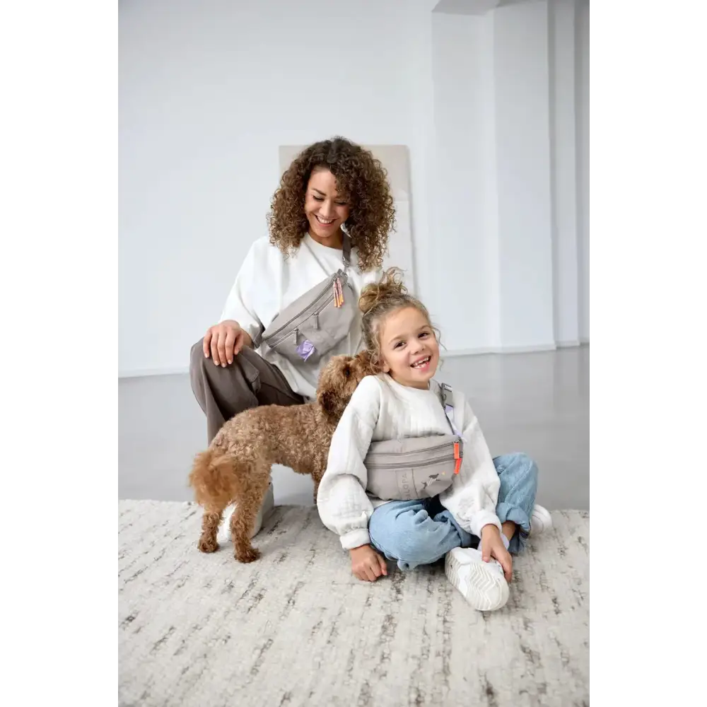 Matching graue Leckerlibeutel Enja mit separatem leckerli-fach, perfekt fürs Hundespielzeug