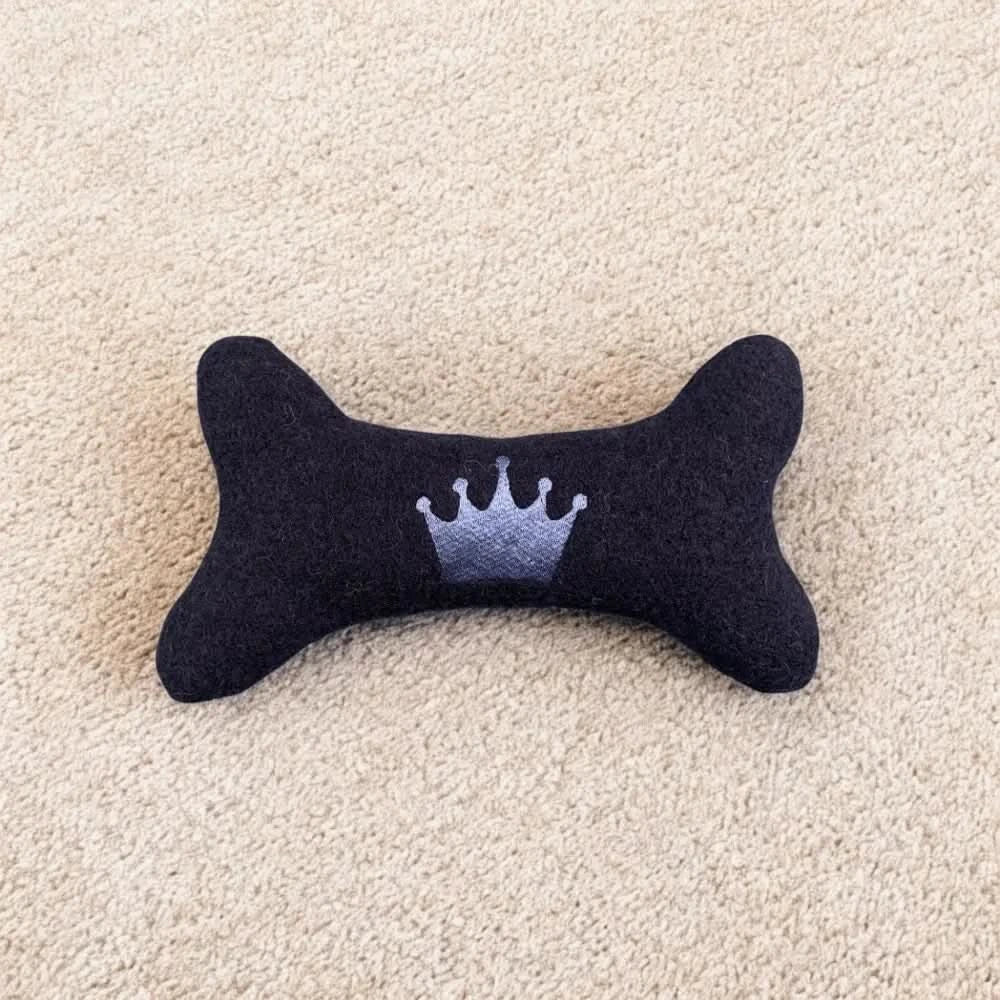 Nachhaltiges Hundespielzeug Königsknochen mit Knochenform und grauem Kronen-Design
