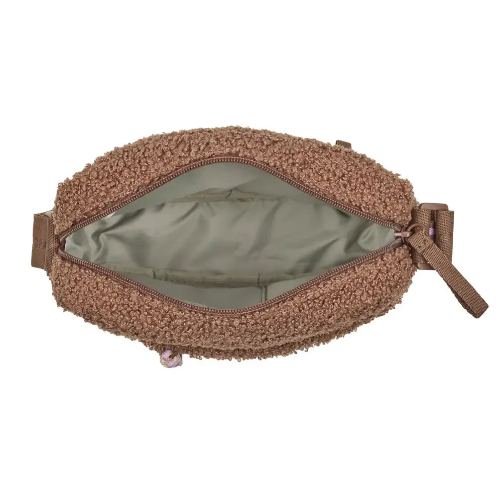 Open-mouthed brauner Teddy-Fleece Leckerlibeutel Noka mit grünem Innenfutter