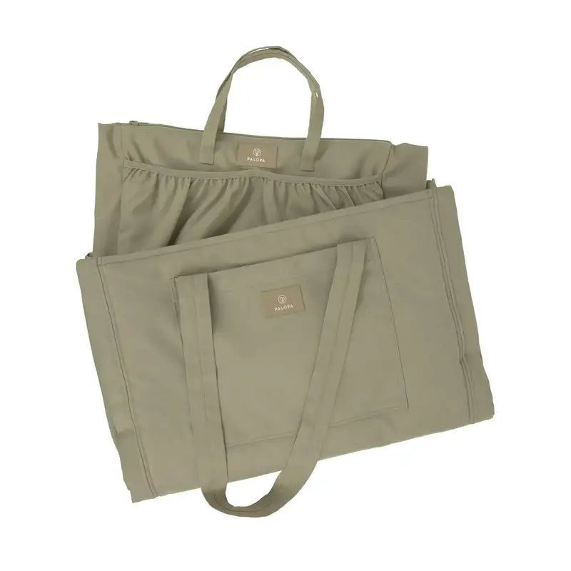 Zwei faltbare khaki tote bags vom Palopa Organizer Tasche Jari, ideal als multitalent organizer oder dog travel bag