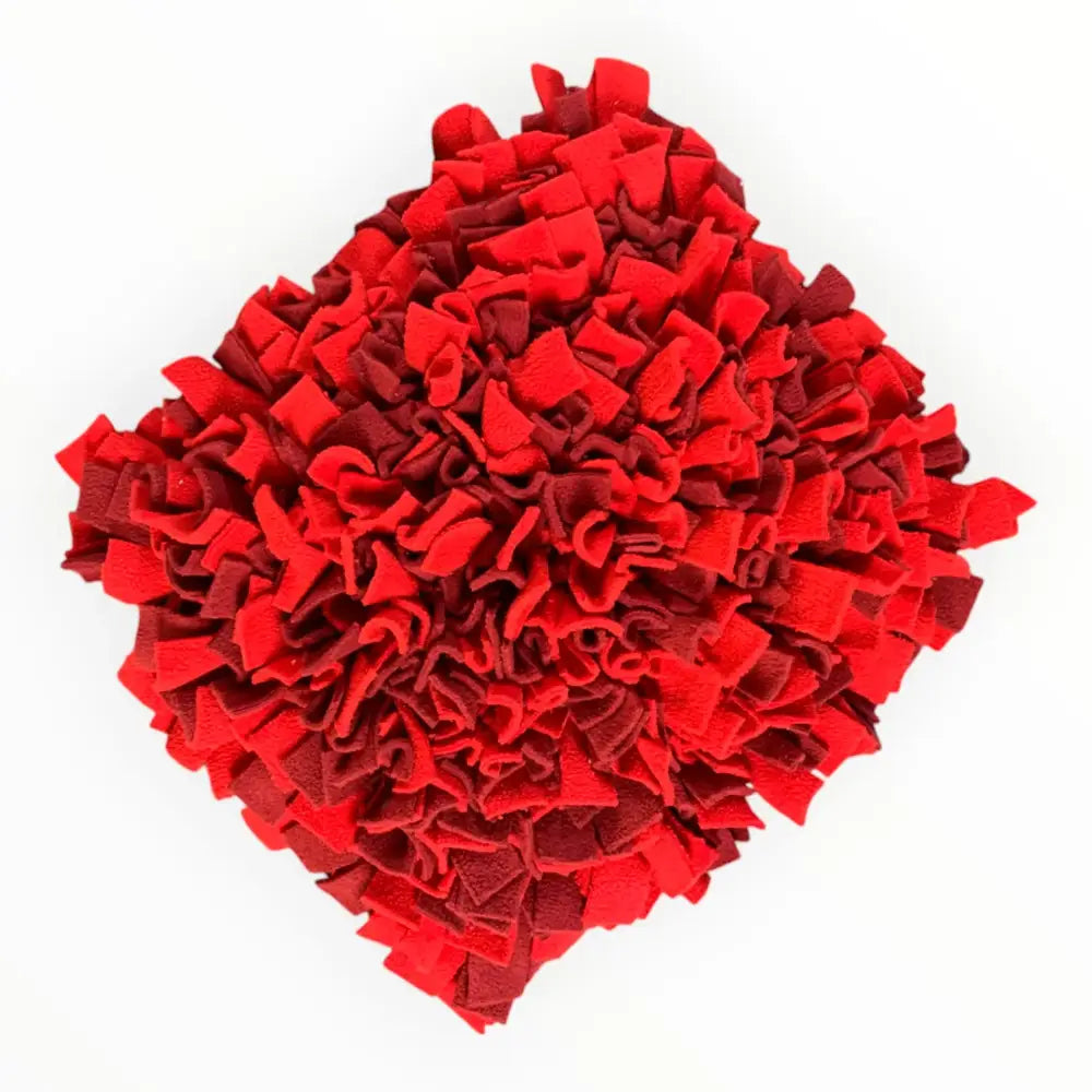 Schweiz gefertigt Hundegeschirr mit rotem und bordeauxfarbenem Schaffell-Teppich