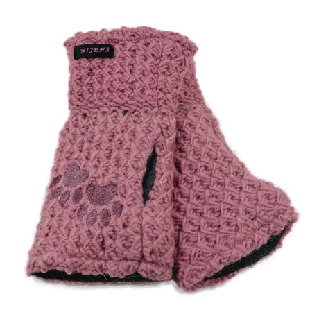 Altrose Nijens Pulswärmer, hergestellt von pfotenimglueck, sind stilvolle rosa gestrickte fingerlose Handschuhe aus weicher Schurwolle. Sie verfügen über ein strukturiertes Muster und eine bezaubernde Pfotenabdruckstickerei an der Seite. Diese vielseitigen Armstulpen verleihen jedem Outfit Stil und Wärme.