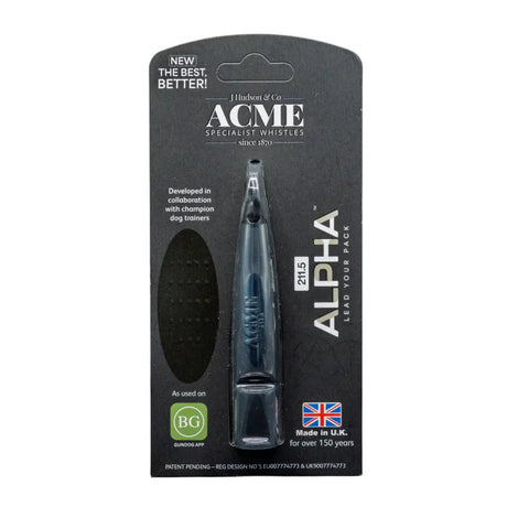 Dunkle durchsichtige acme alpha hundepfeife aus kunststoff mit acme gravur in schwarzer alpha hundepfeife verpackung