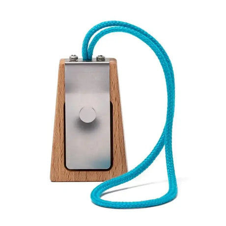 Holz hundeklicker tony mit edelstahl glocke und türkisfarbener kordelschlaufe aus buchenholz