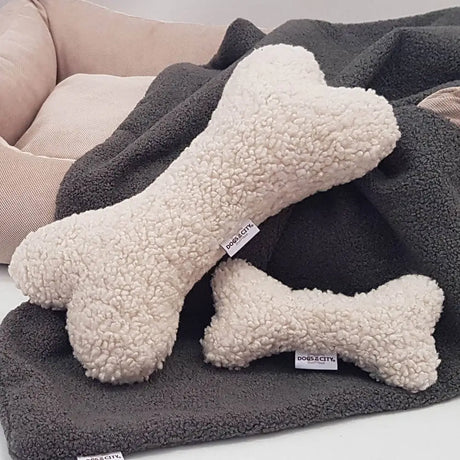Plüschknochen Paddy Hundespielzeug aus cremigem sherpa-ähnlichem Stoff, schonendes antrocknen