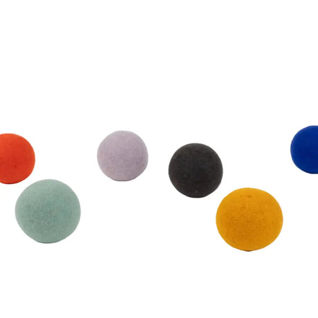 Bunte Schurwoll-Bälle für Hunde im Set 7 cm mit filziger Oberfläche, nachhaltig Hundezubehör
