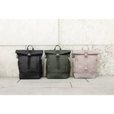 Drei Rolltop Rucksäcke Yoska in Schwarz, Olivgrün und Hellrosa, stylisch und praktisch