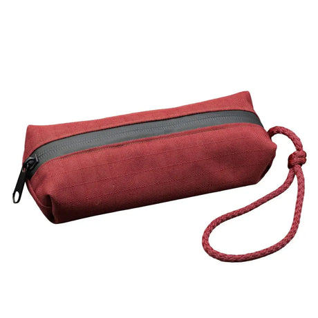 Roter Upcycling Futterdummy von deutschen werkstätten, 7cm breit